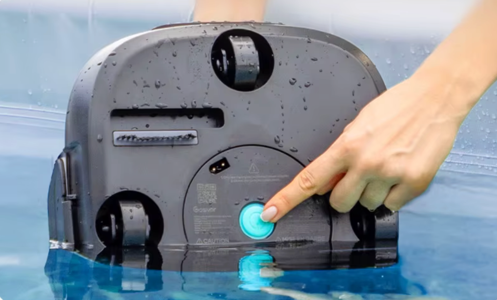 CleanOne - Robot pulitore per il fondo della piscina