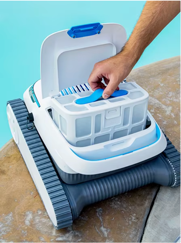 CleanOne Pro - Pulisce il fondo, le pareti e la linea d’acqua della vostra piscina.